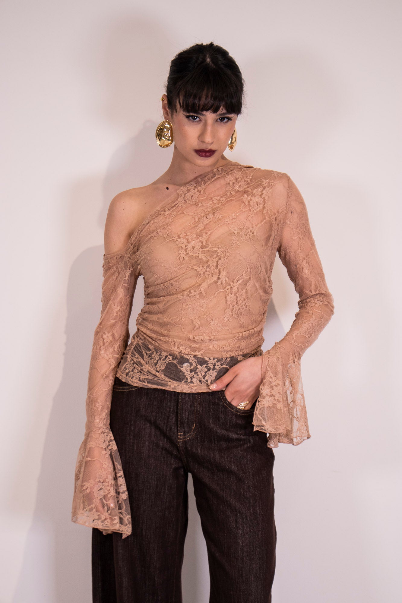 TOP ASYMMETRICAL LACE