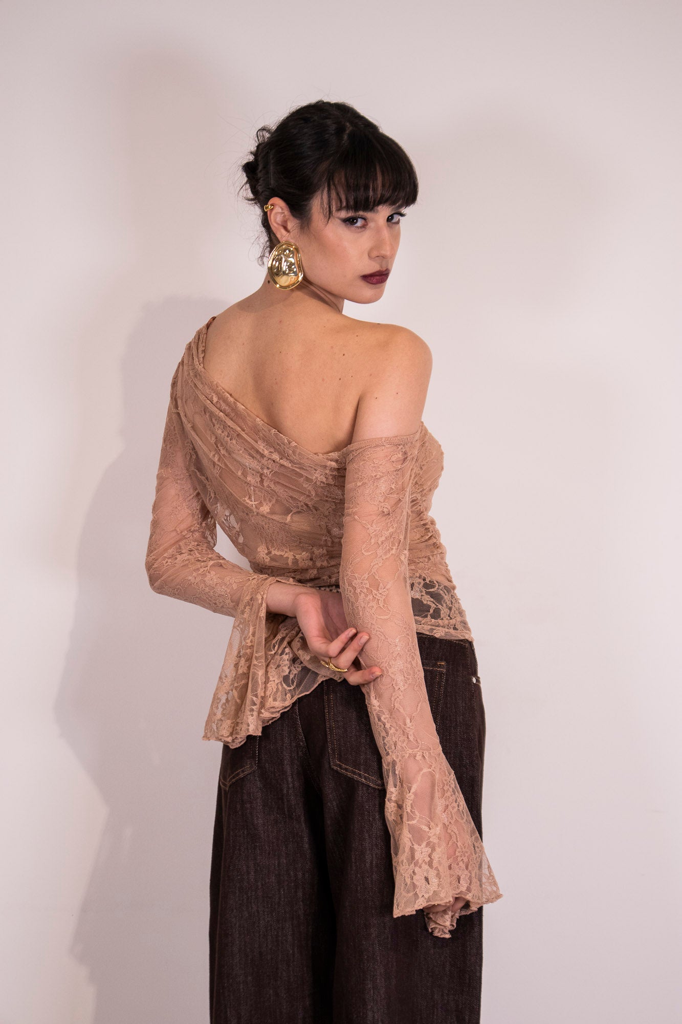 TOP ASYMMETRICAL LACE