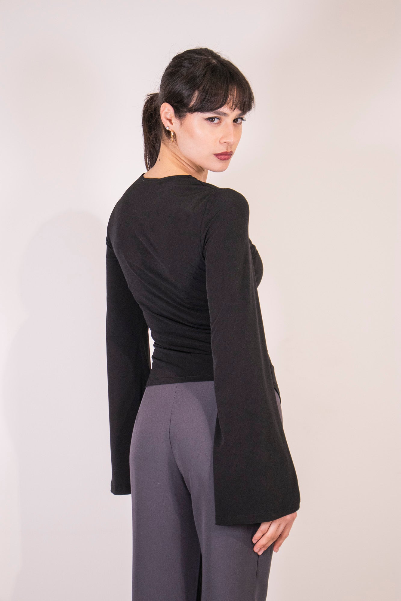 TOP DRAPED BOW