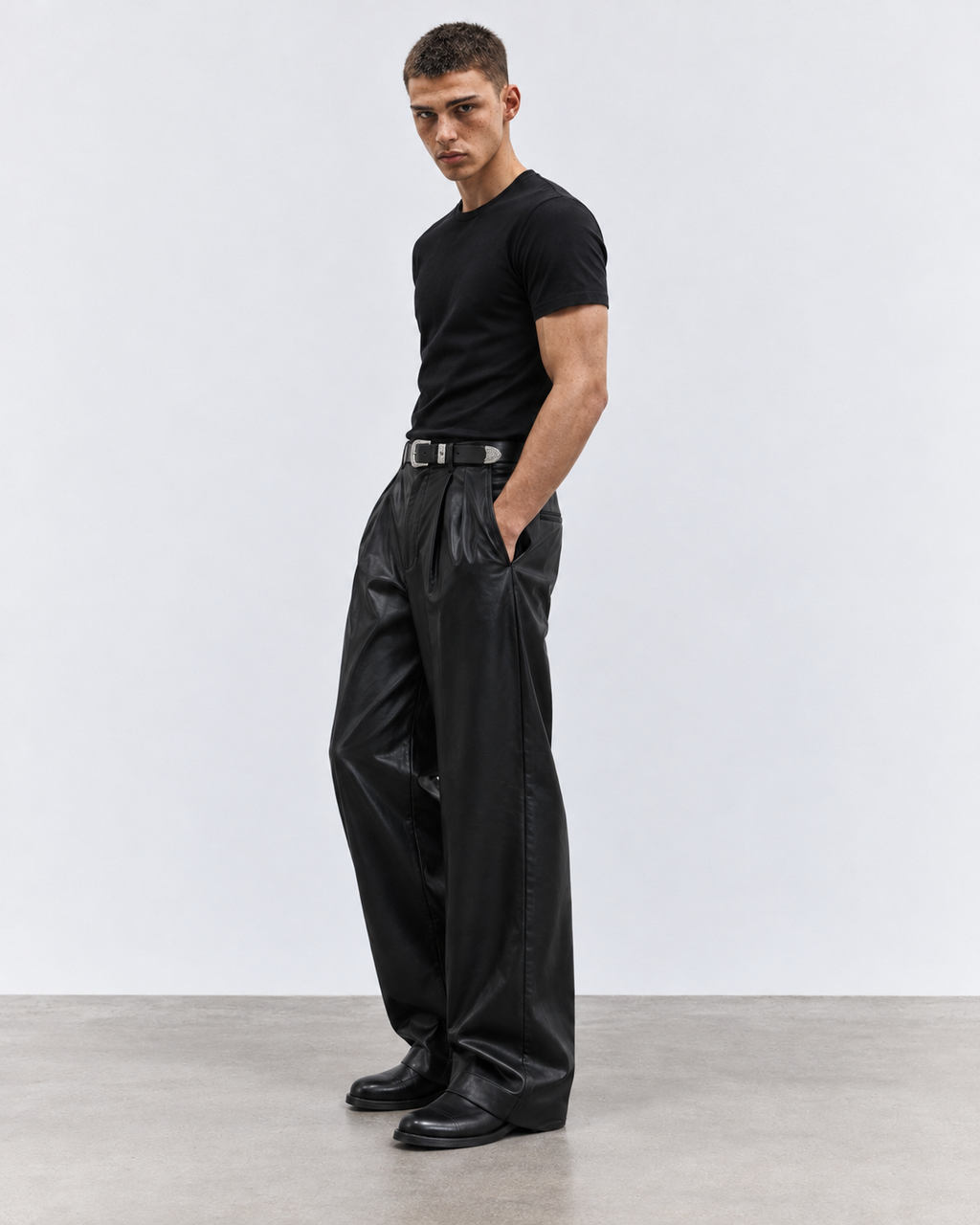 PANTALONE RELAX FIT EFFETTO PELLE