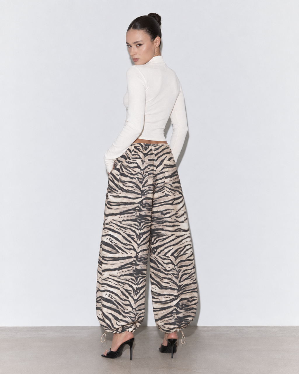 PARACHUTE ZEBRA