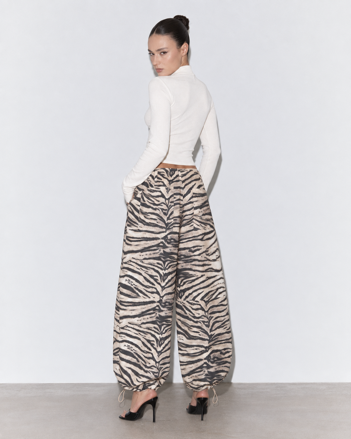 PARACHUTE ZEBRA