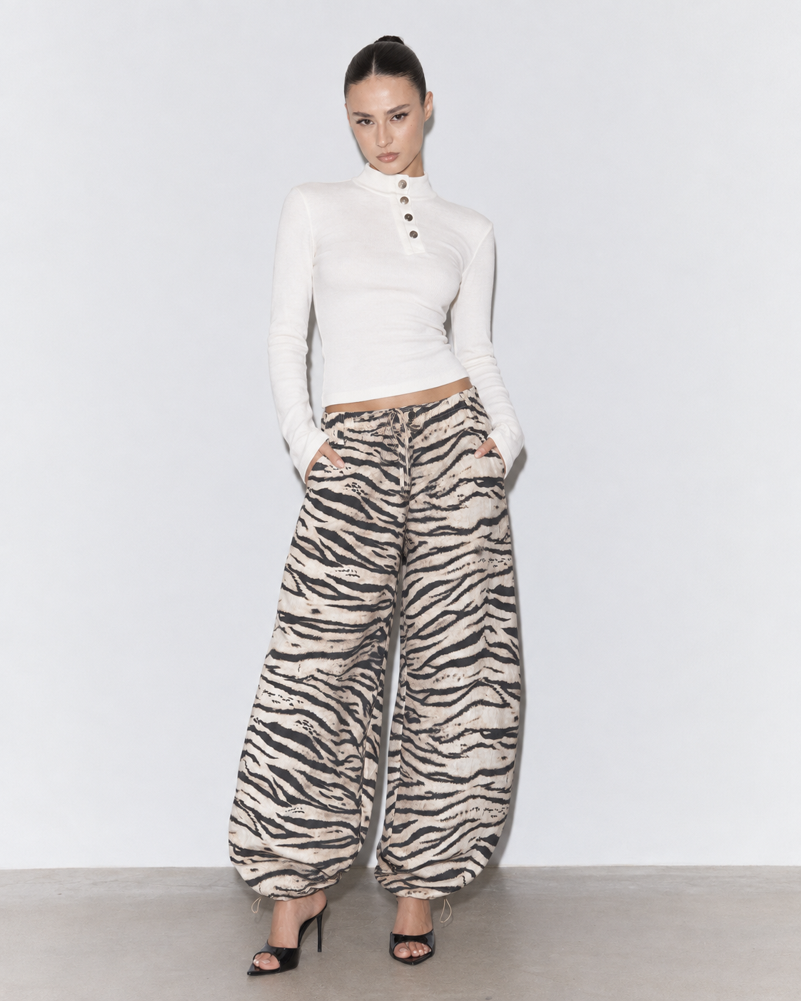 PARACHUTE ZEBRA